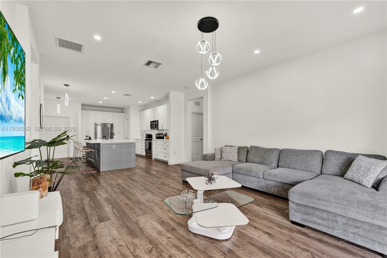 3472 Northeast 2nd Street Homestead, FL 33033 - Photo 6 of 38