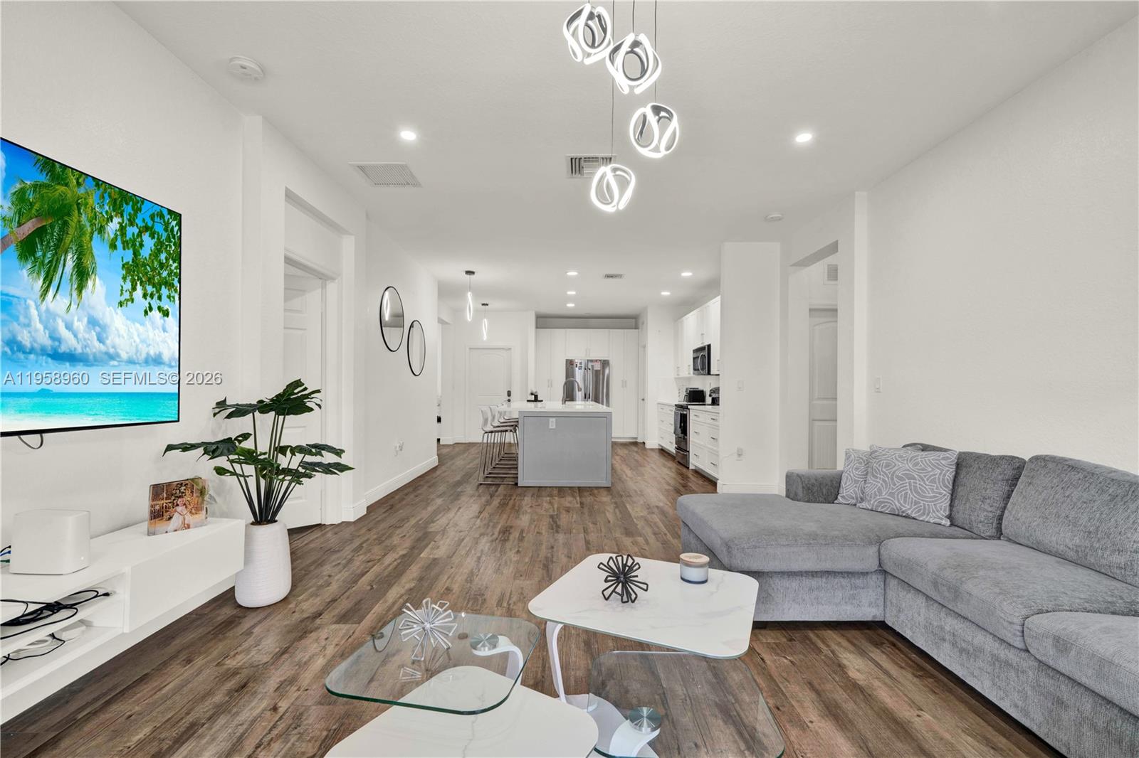 3472 Northeast 2nd Street Homestead, FL 33033 - Photo 7 of 38