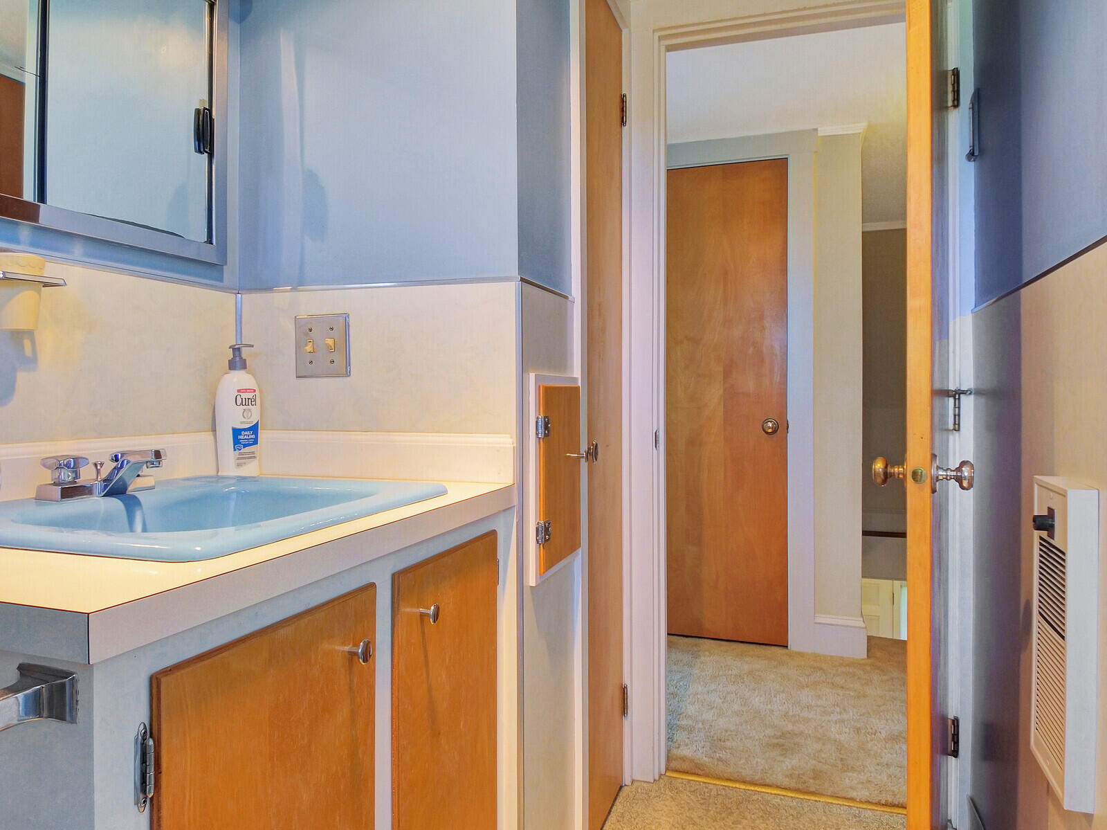 1118 Bremen Road Waldoboro, ME 04572 - Photo 48 of 60 blue bath 3