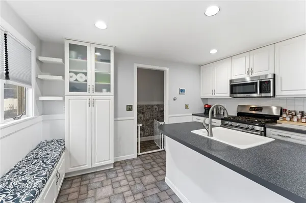$495,000 | 41 Whitcomb Road, East Providence, RI 02915