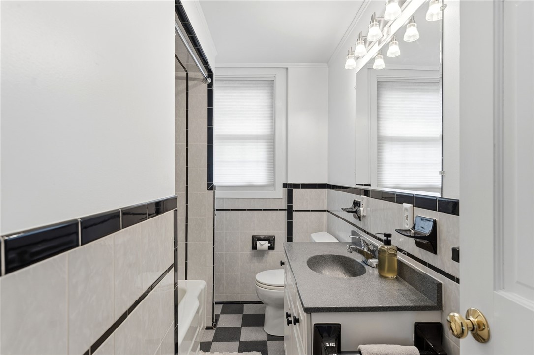 41 Whitcomb Road East Providence, RI 02915 - Photo 28 of 42