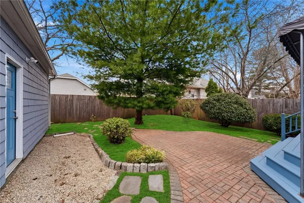 $495,000 | 41 Whitcomb Road, East Providence, RI 02915