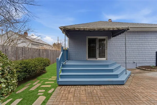 $495,000 | 41 Whitcomb Road, East Providence, RI 02915