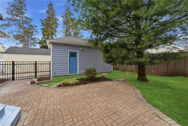 $495,000 | 41 Whitcomb Road, East Providence, RI 02915