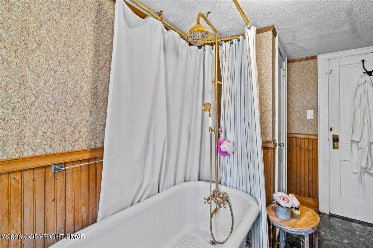 166 Alpine Lake Road Henryville, PA 18332 - Photo 22 of 41 Upstairs Bathroom
