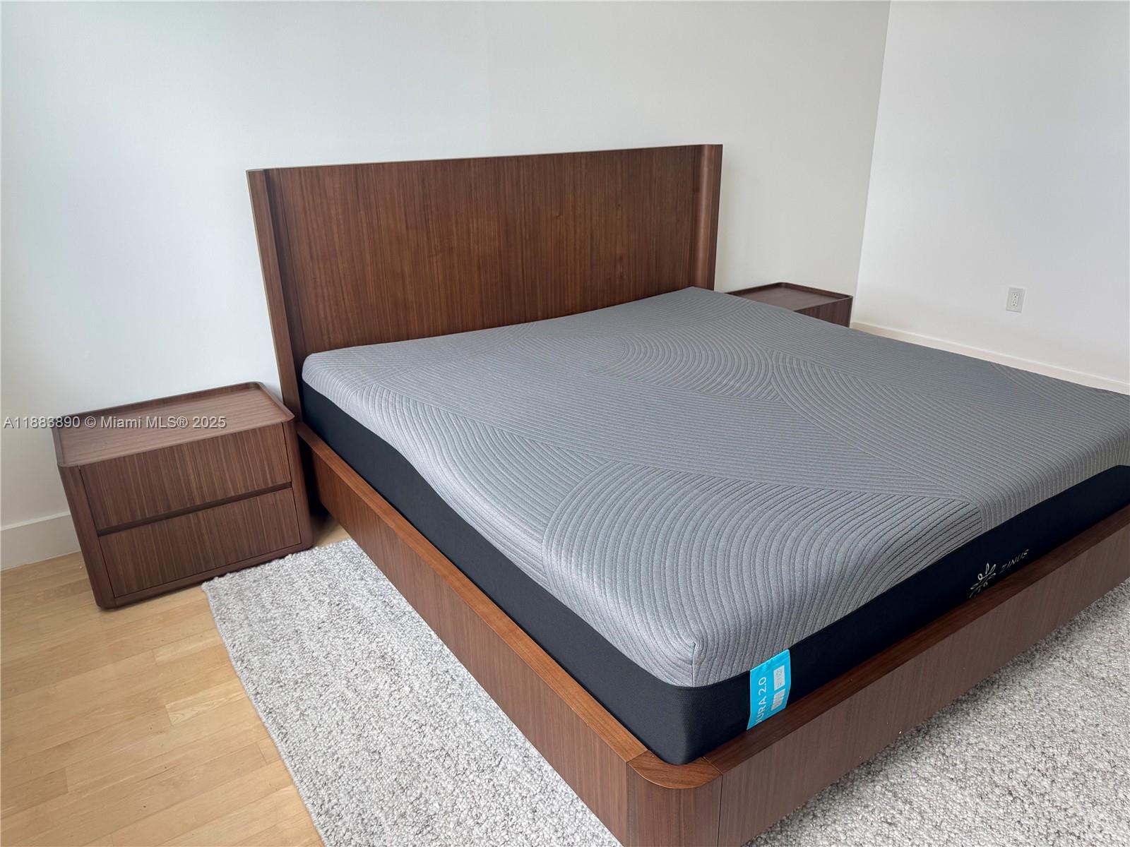 31 Southeast 5th Street, Unit 3817 Miami, FL 33131 - Photo 11 of 26 a living room with furniture