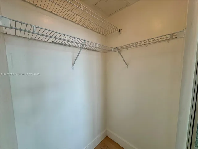 $4,500 | 31 Southeast 5th Street, Unit 3817, Miami, FL 33131