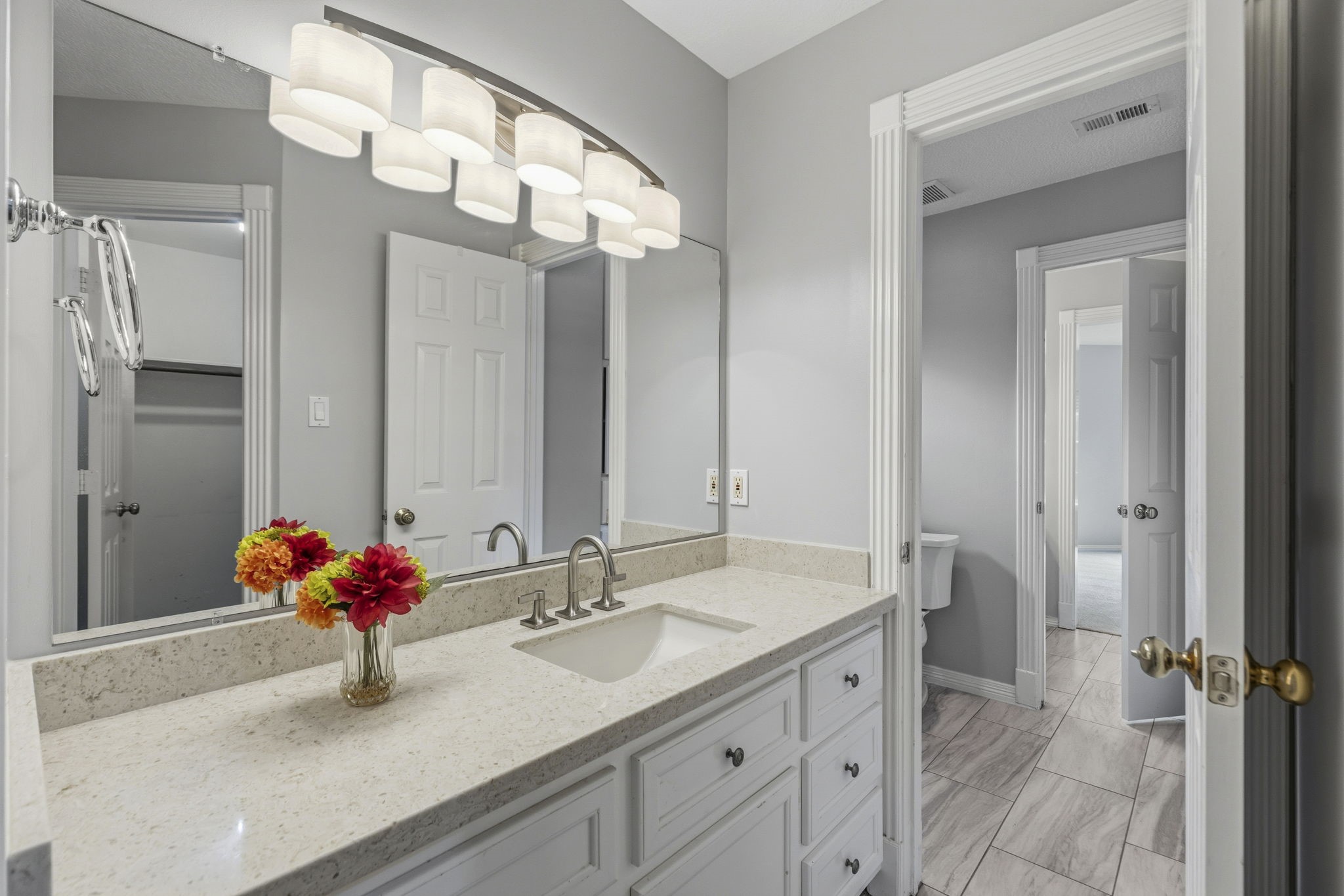 18310 Pamela Way Spring, TX 77379 - Photo 27 of 42 Two upstairs bedrooms with shared Hollywood bath access.
