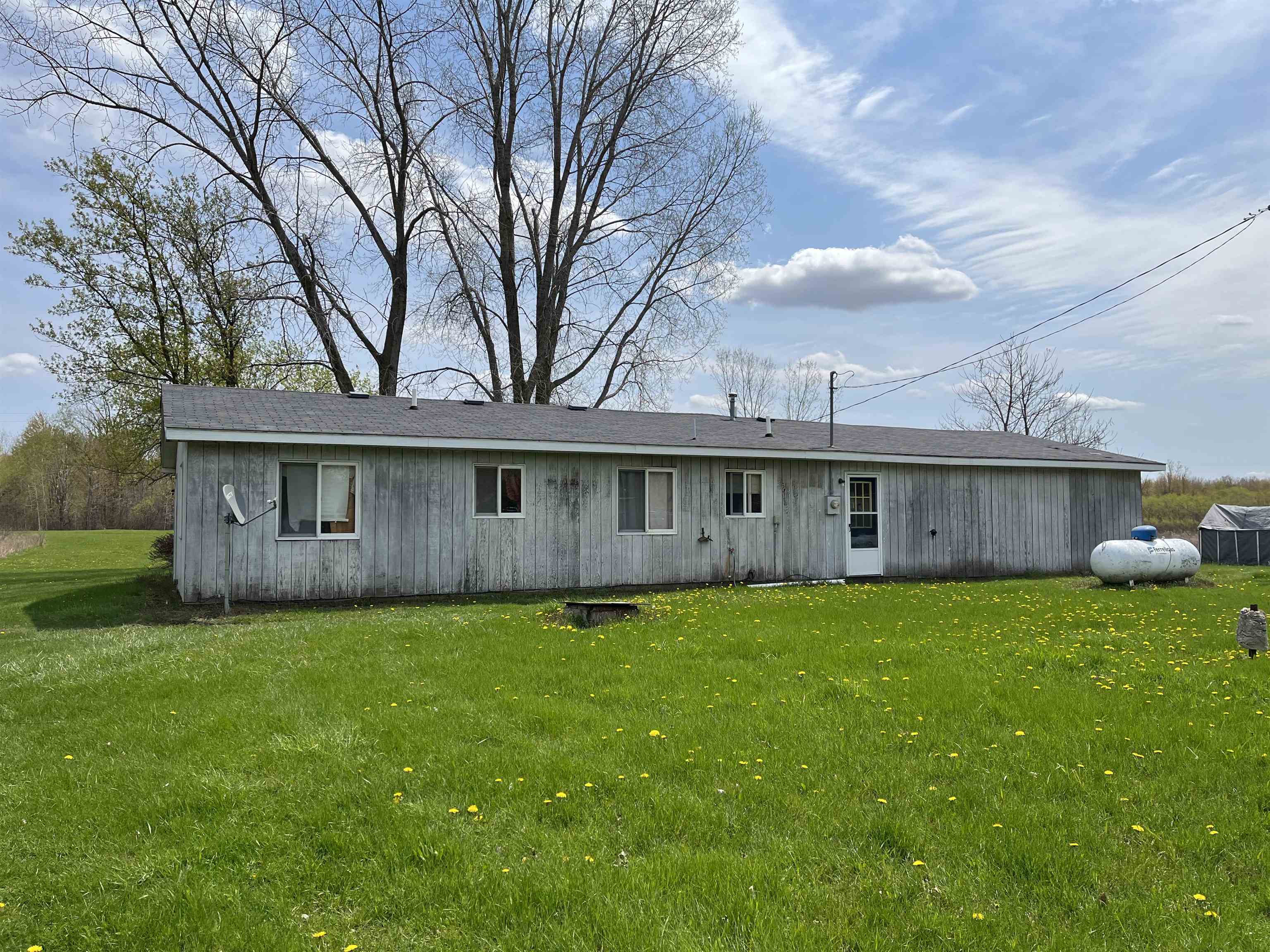 12786 South Hemlock Road Brant, MI 48614 - Photo 13 of 18 50107970-12.JPG