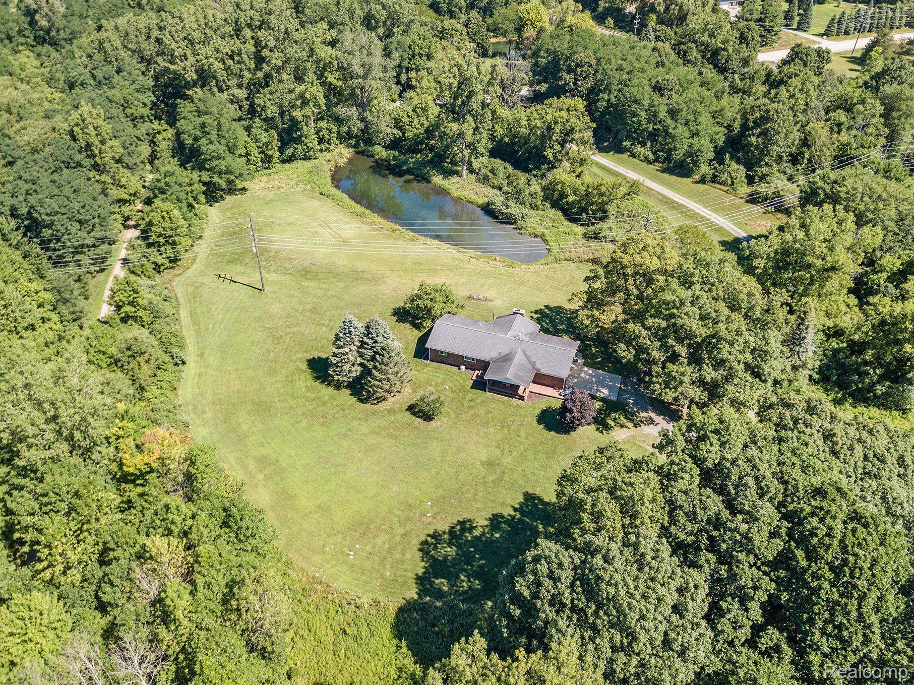 2320 Beck Road Howell, MI 48843 - Photo 34 of 37 Gallery Image 34