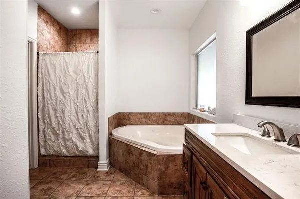 $479,900 | 60 Bleu Lake Drive, Covington, LA 70435