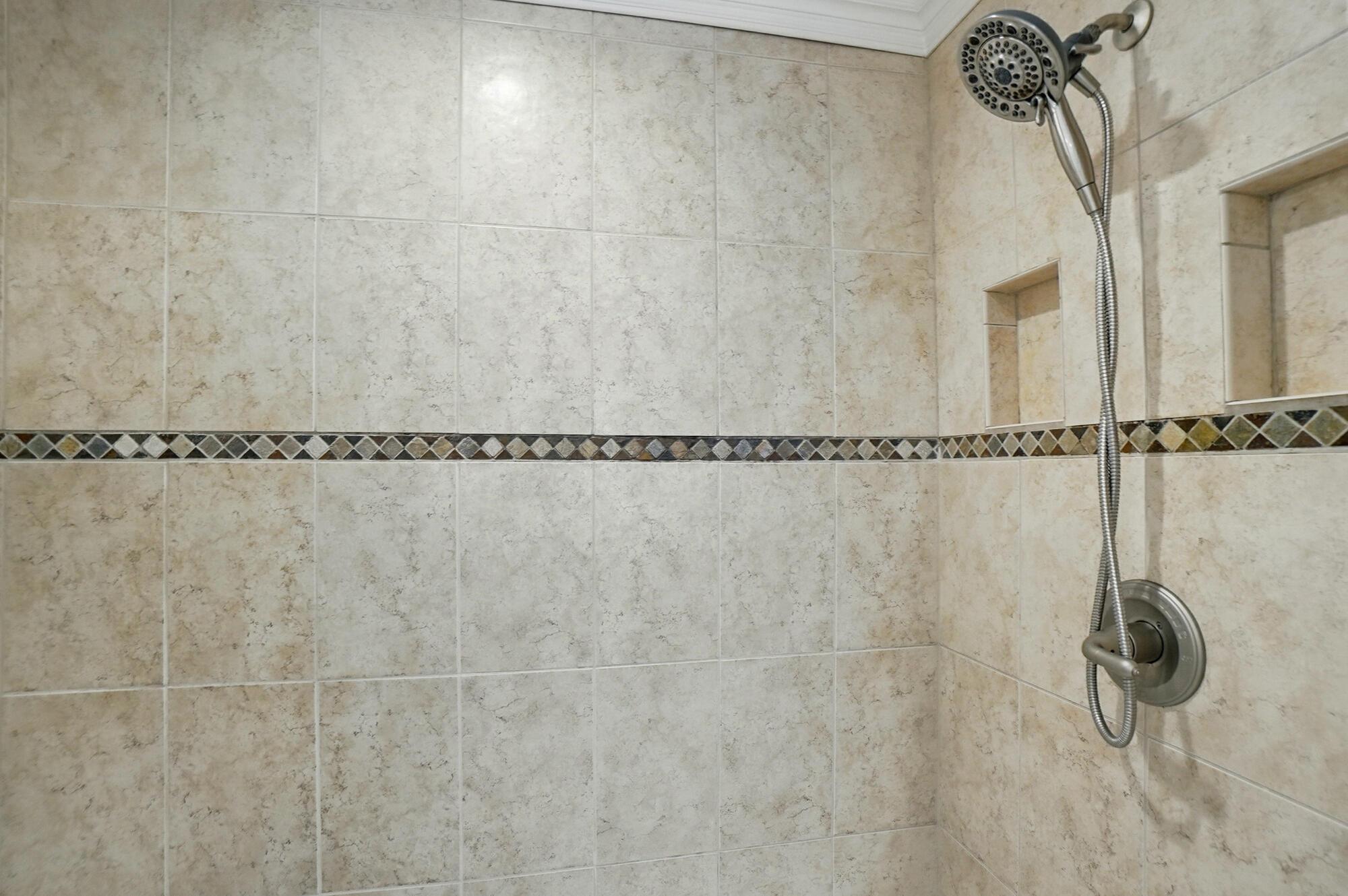 188 Chatham Road Columbus, OH 43214 - Photo 34 of 61 MASTER BATHROOM
