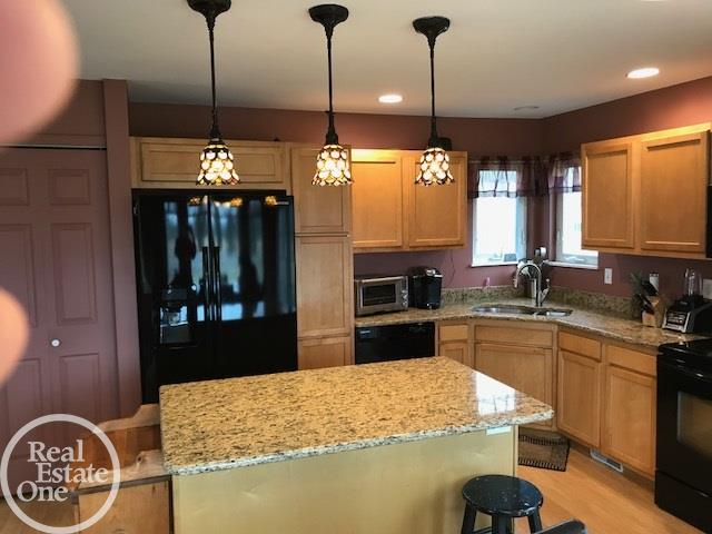 8061 Starville Road Algonac, MI 48001 - Photo 5 of 34 50004491-4.JPG