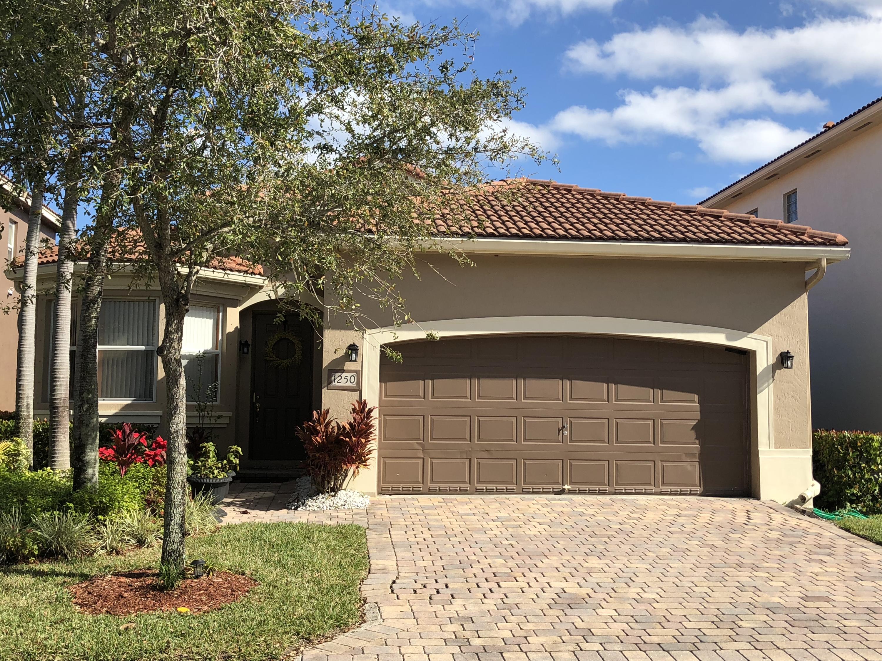 1250 Rose Gate Boulevard Riviera Beach, FL 33404 - Photo 1 of 18 IMG_2923