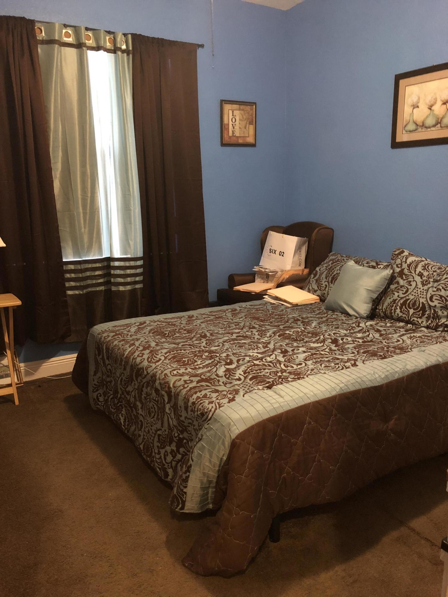 1250 Rose Gate Boulevard Riviera Beach, FL 33404 - Photo 11 of 18 IMG_2907