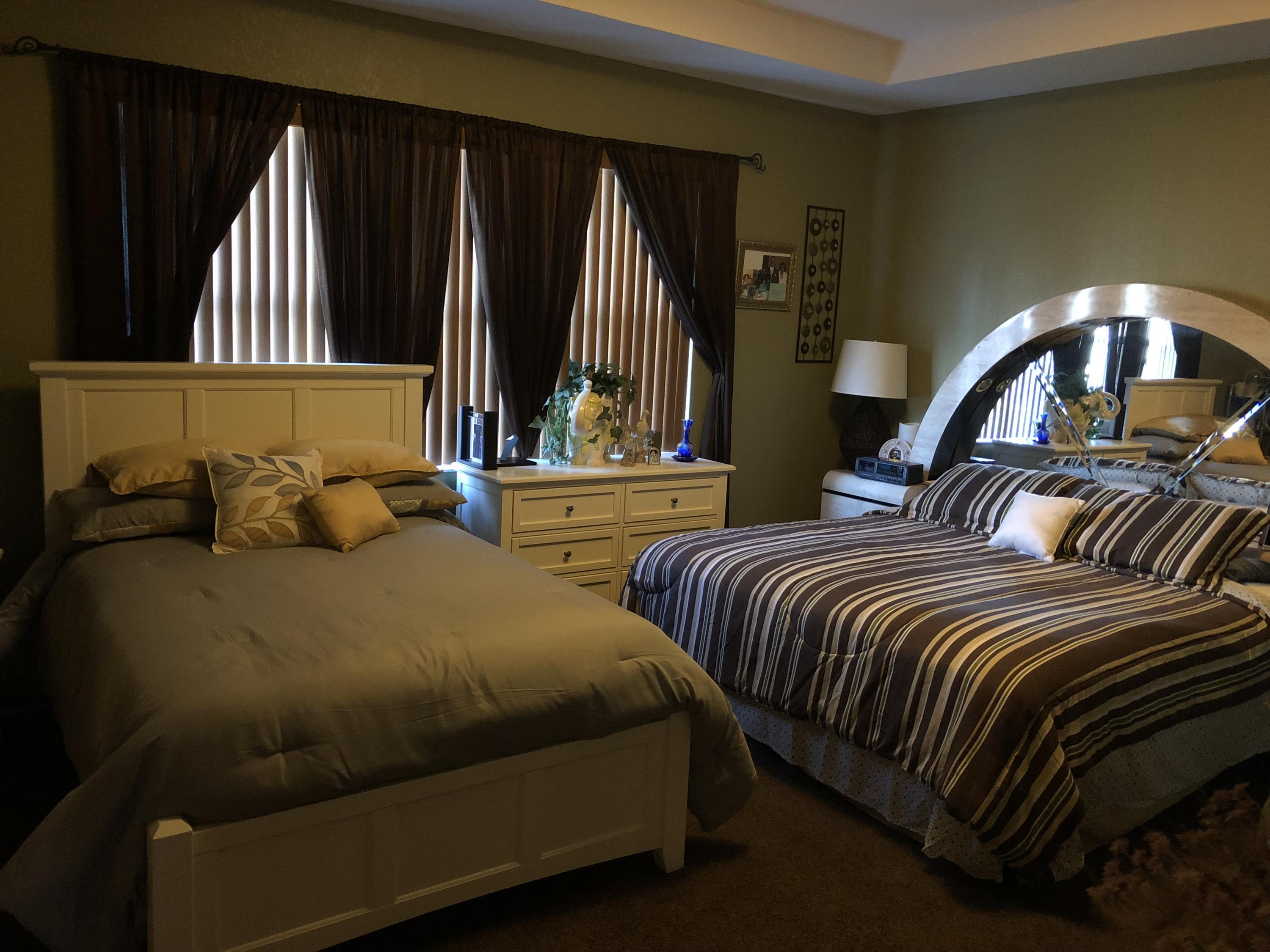 1250 Rose Gate Boulevard Riviera Beach, FL 33404 - Photo 5 of 18 IMG_2897