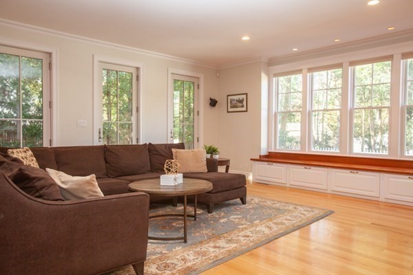 17 Bryn Mawr Road Wellesley, MA 02482 - Photo 8 of 29