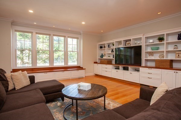 17 Bryn Mawr Road Wellesley, MA 02482 - Photo 9 of 29