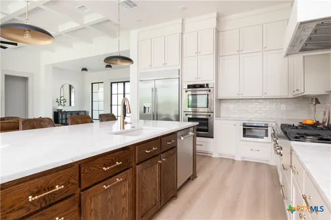 $990,000 | 201 Bravo Vista Lane, Belton, TX 76513