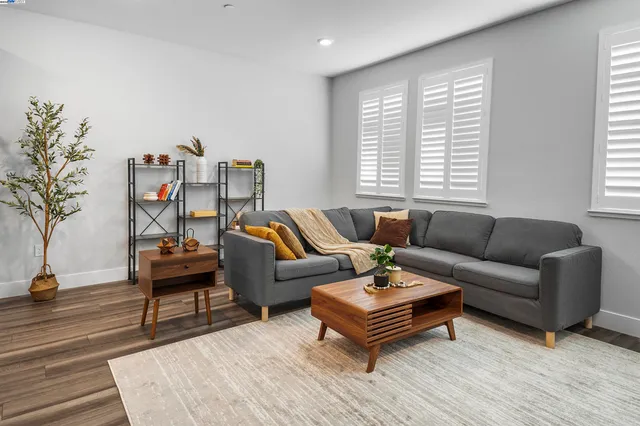 $1,099,900 | 538 Martin Mariner Avenue, Alameda, CA 94501