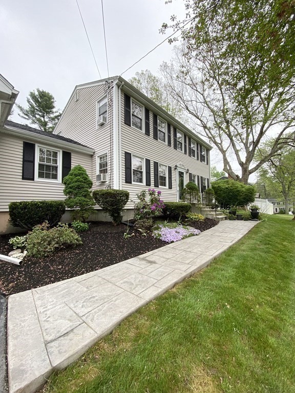 18 Colt Road Franklin, MA 02038 - Photo 5 of 38 Gallery Image 5