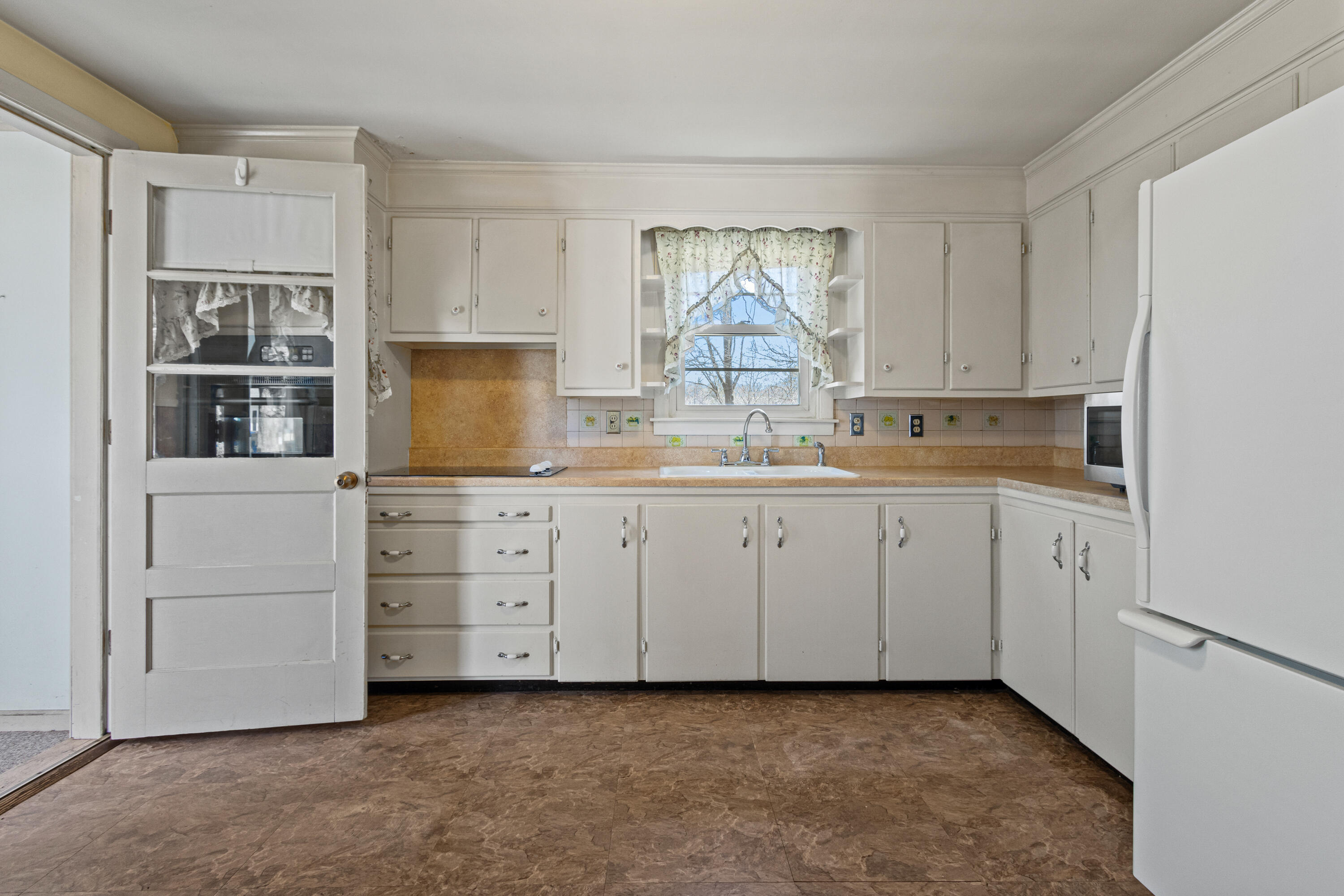 30 Kaler Road South Portland, ME 04106 - Photo 7 of 49 RFarnham20260418-91010