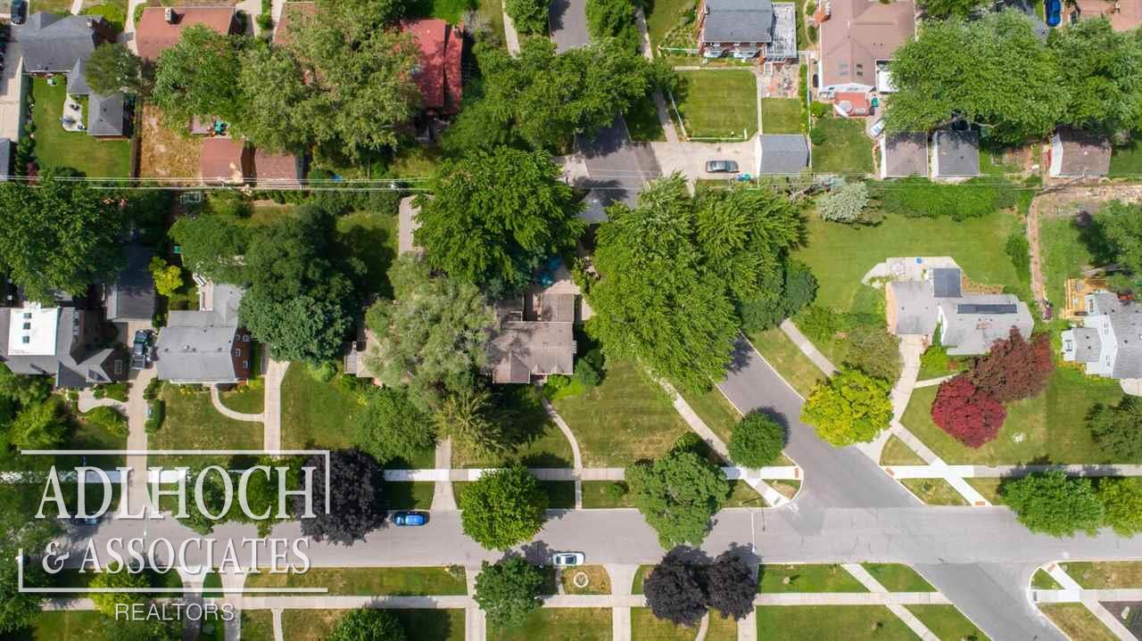 789 Pemberton Road Grosse Pointe, MI 48230 - Photo 37 of 42 50046380-36.JPG