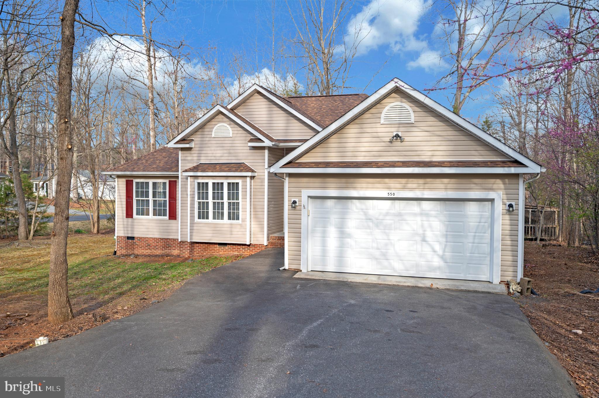 Welcome home to 550 Harrison in Locust Grove!