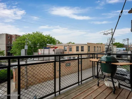 $395,000 | 2089 West Wabansia Avenue, Unit 202, Chicago, IL 60647