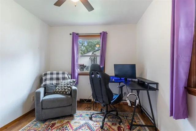 $179,900 | 23209 Oakwood Circle, Hermitage, MO 65668