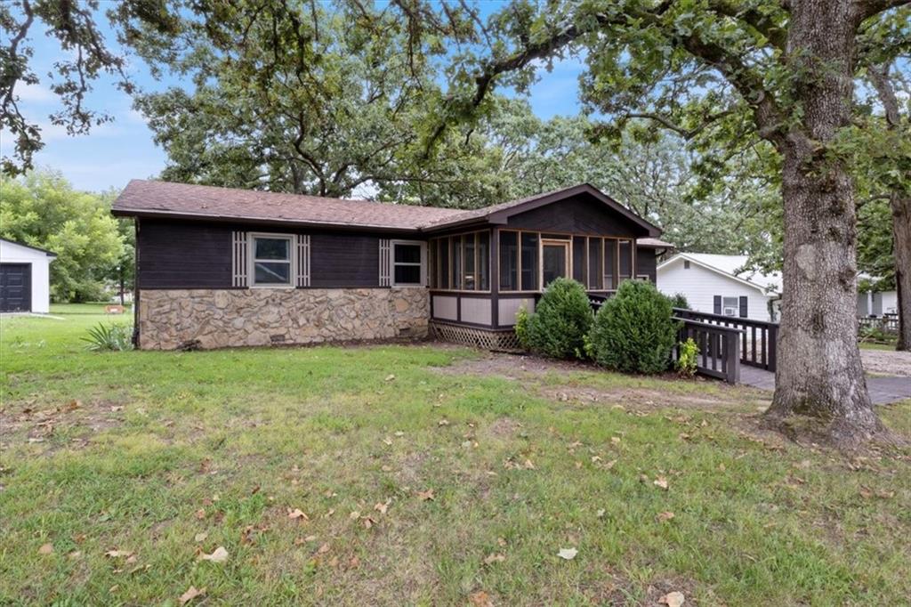 23209 Oakwood Circle Hermitage, MO 65668 - Photo 3 of 30