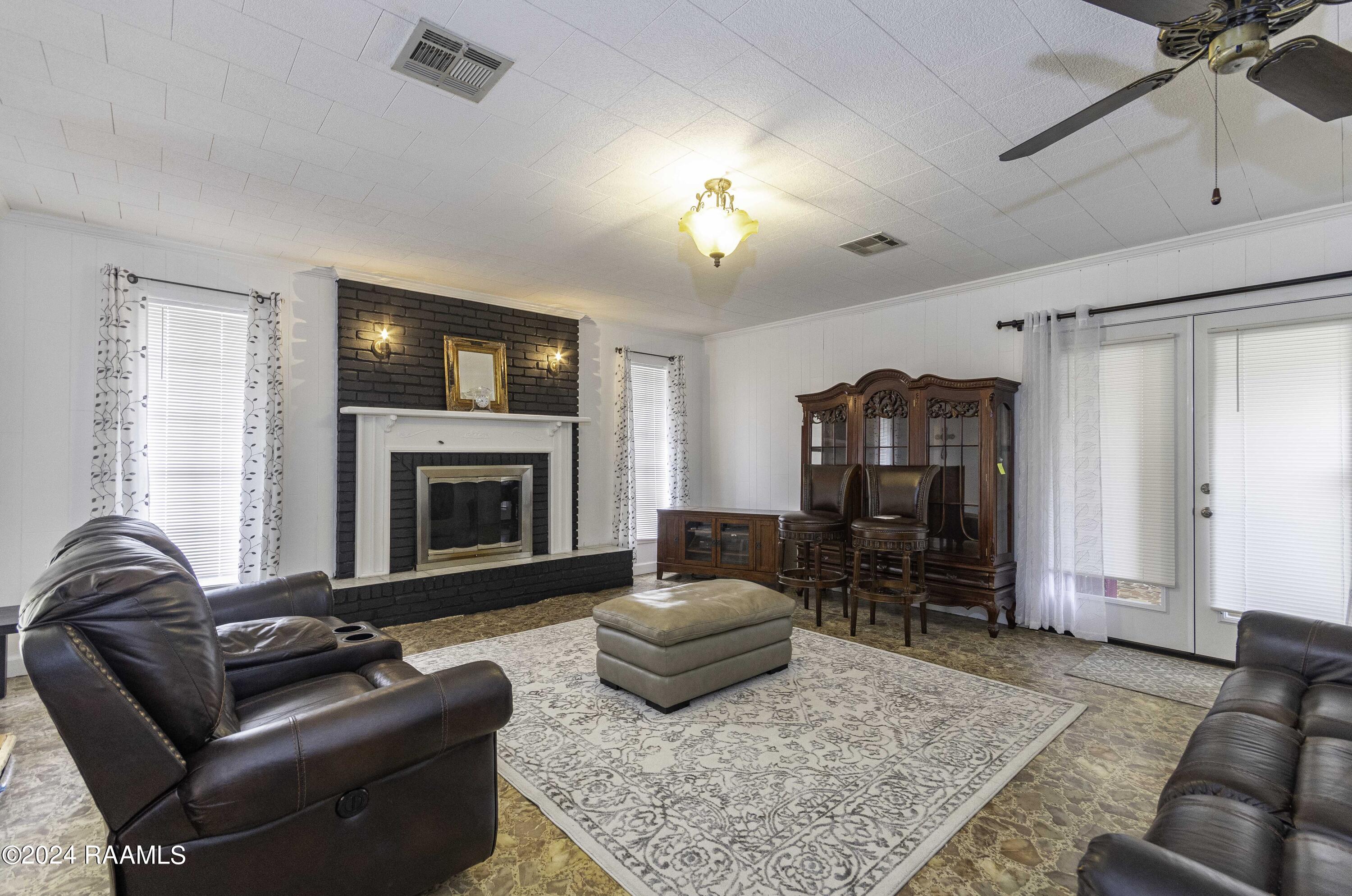 838 Country Ridge Road Opelousas, LA 70570 - Photo 2 of 39 Living Room 1