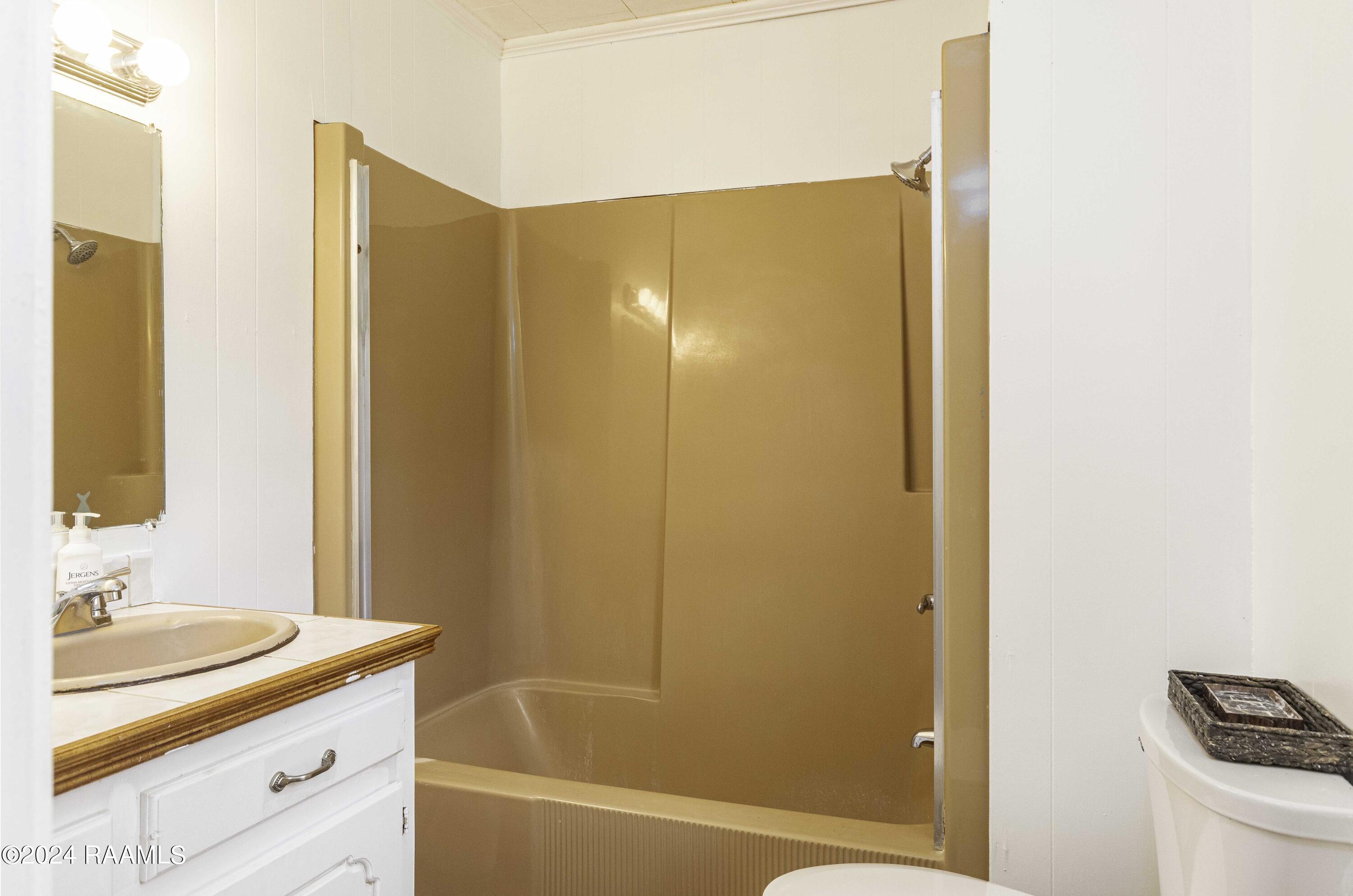 838 Country Ridge Road Opelousas, LA 70570 - Photo 21 of 39 Master Bath 1