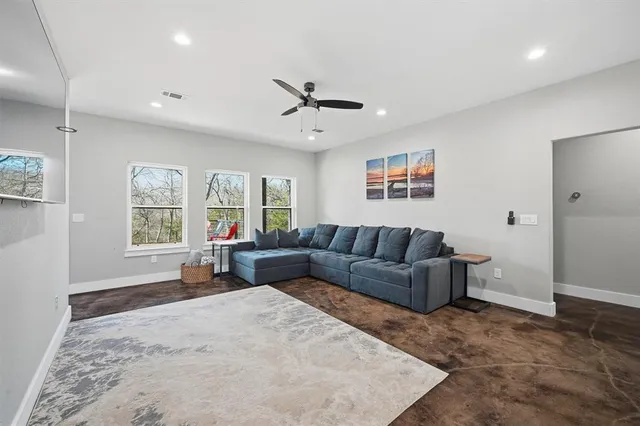 $375,000 | 265 Bentwood Drive, Pottsboro, TX 75076