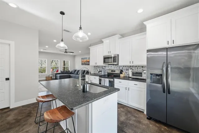 $375,000 | 265 Bentwood Drive, Pottsboro, TX 75076