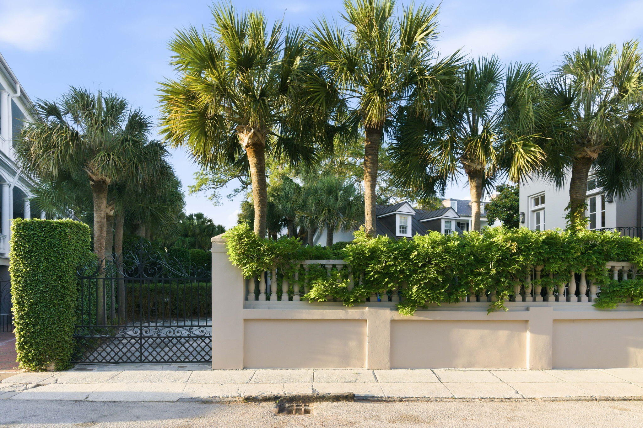 2 Water Street Charleston, SC 29401 - Photo 99 of 107 Driveway