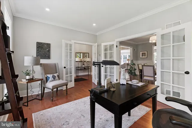 a view of a workspace with furniture