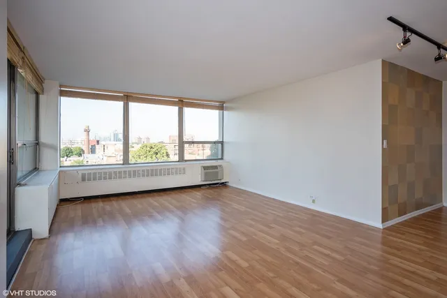 $2,500 | 1360 North Sandburg Terrace, Unit 811C, Chicago, IL 60610