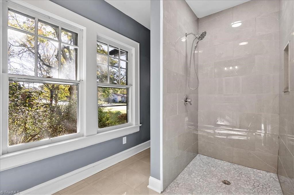 904 Old Winston Road High Point, NC 27265 - Photo 24 of 46 In-Suite Walk in no door needed shower