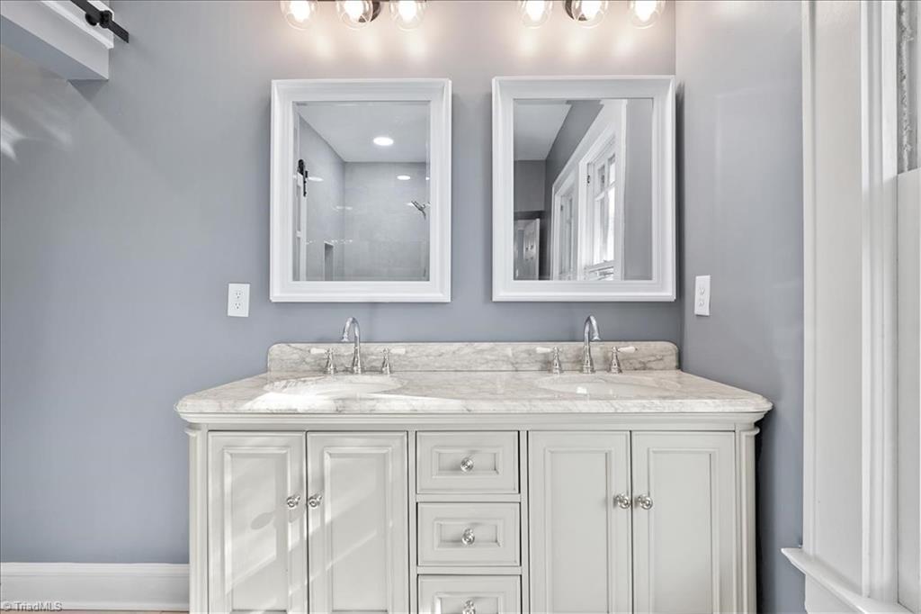 904 Old Winston Road High Point, NC 27265 - Photo 26 of 46 In-Suite double mirror/side vanity