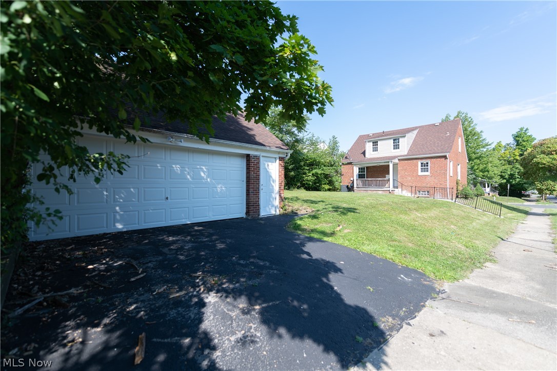 3222 Whitethorn Road Cleveland, OH 44118 - Photo 30 of 30 Gallery Image 30