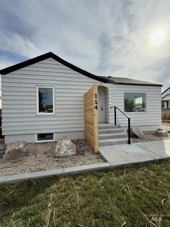 $460,000 | 114 East Montana Avenue, Homedale, ID 83628