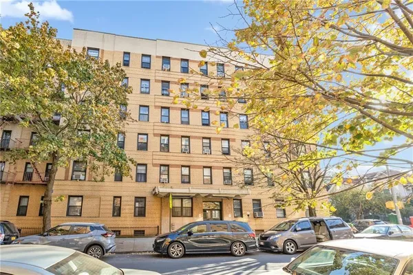 $449,998 | 1810 Avenue North, Unit 4C | Midwood