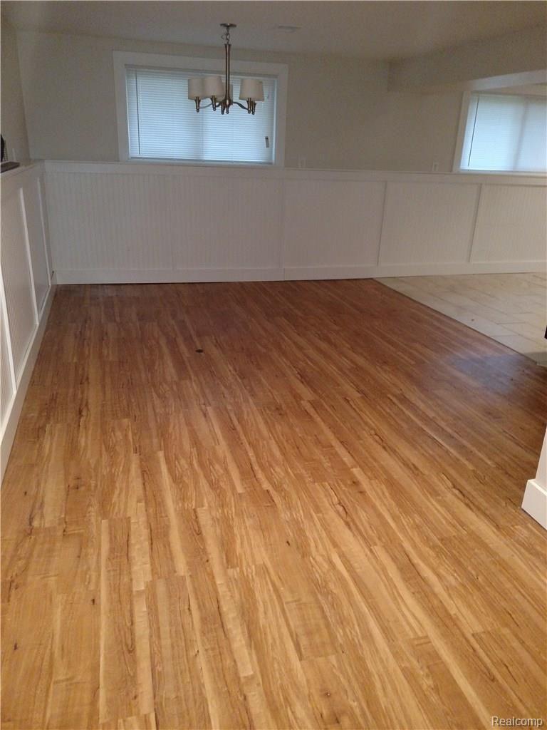 7525 Stephens Road Center Line, MI 48015 - Photo 4 of 24 stephens - 19.jpg