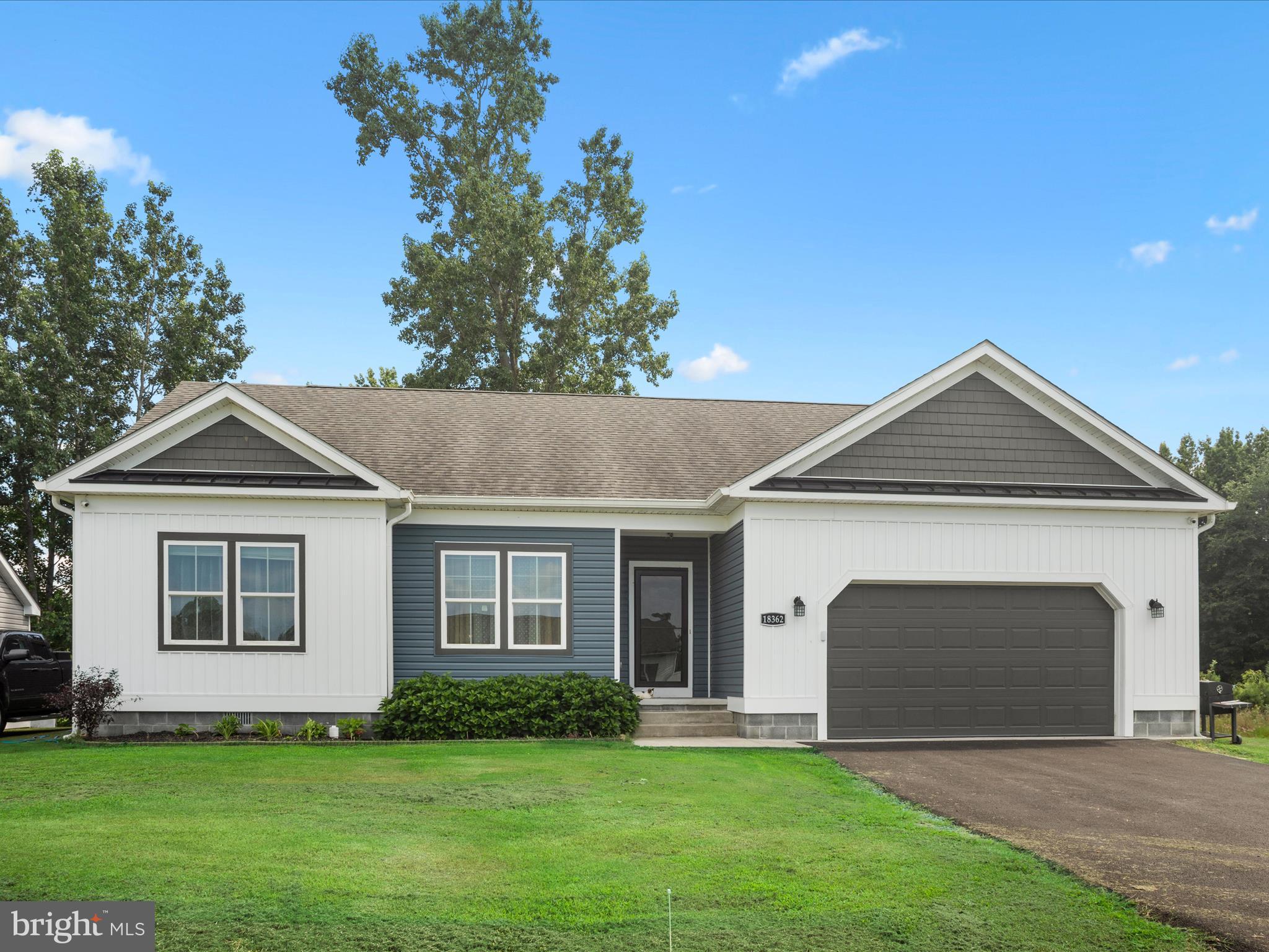 Welcome to 18362 Pin Oak Street!