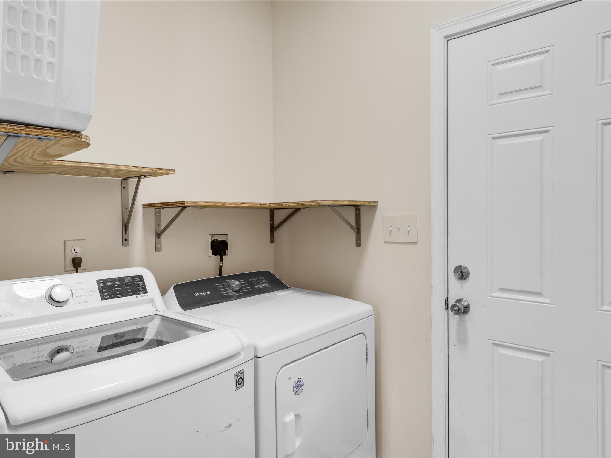 18362 Pin Oak Street Ellendale, DE 19941 - Photo 36 of 43 Laundry