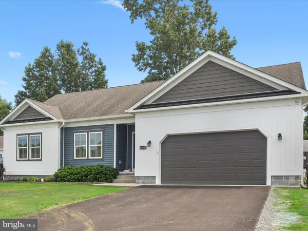 $390,000 | 18362 Pin Oak Street, Ellendale, DE 19941