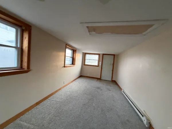 $29,900 | 105 North 2nd Avenue, Jonesboro, IN 46938