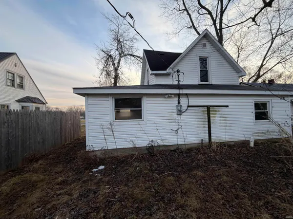 $29,900 | 105 North 2nd Avenue, Jonesboro, IN 46938