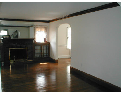 18 Beal Road Waltham, MA 02453 - Photo 2 of 8 Gallery Image 2